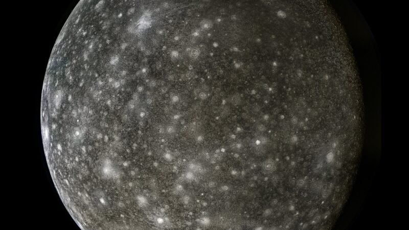 Ganymede: Largest Moon, Magnetic Field, Subsurface Ocean Facts